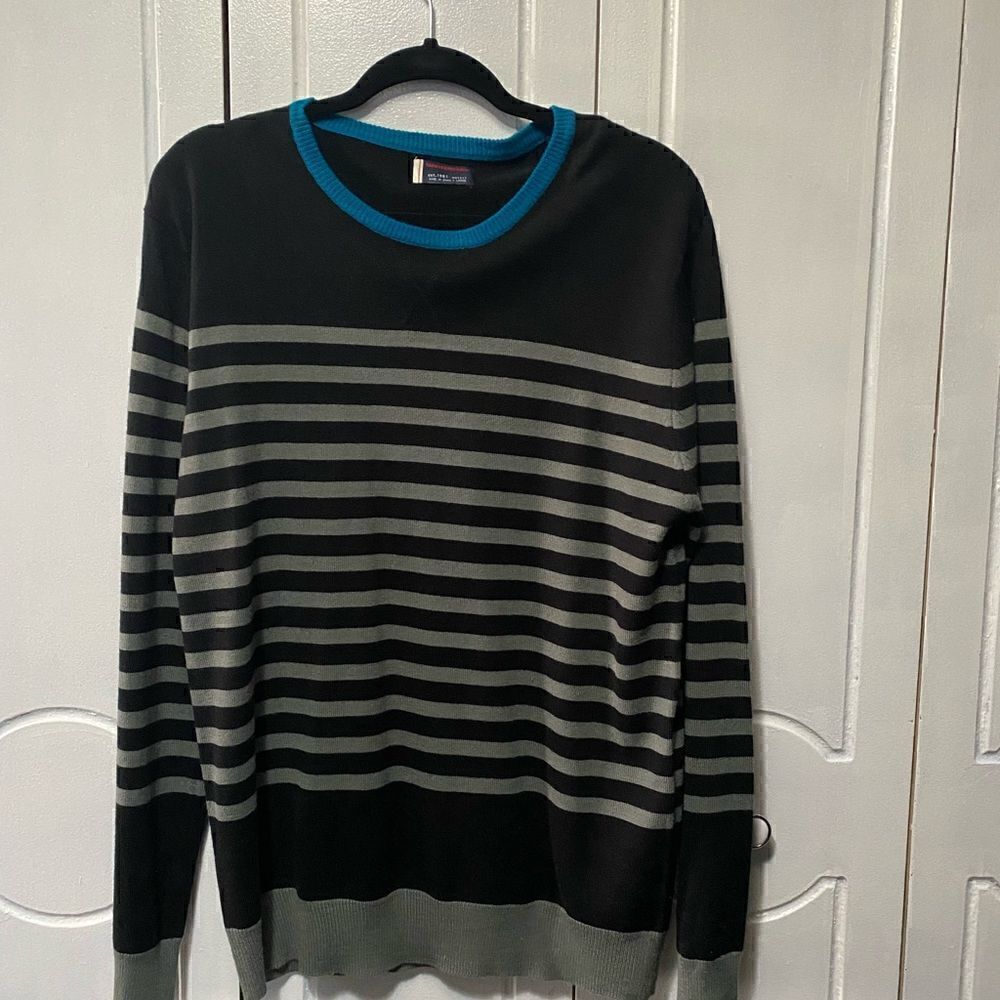 Men’s UnionBay Black and Gray Stripe Sweater large